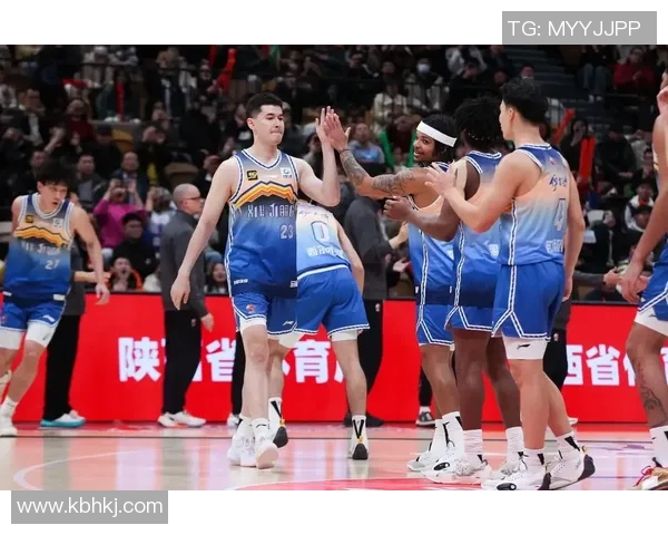 2015年CBA精彩对决上海队与辽宁队巅峰对决回顾